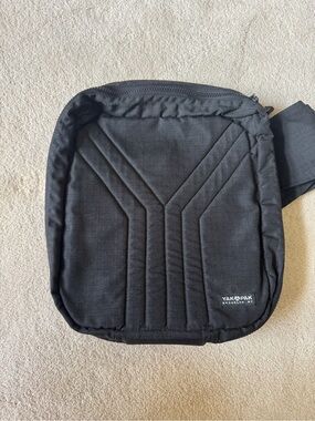 Vintage Yak Pak Brooklyn Vexed Record Bag in Black